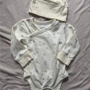Infant pehr Long sleeved onesiewith Hat
